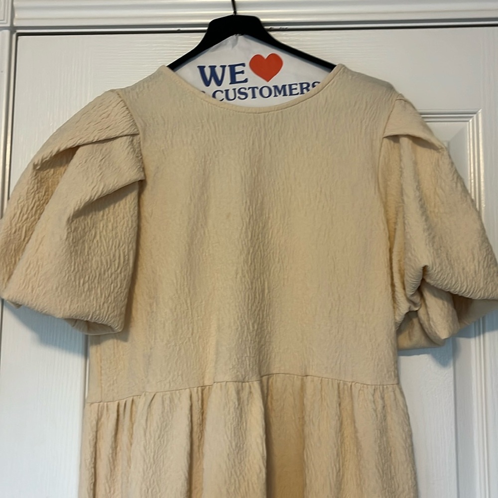Brand new with tags - gorgeous River Island dress. Size 16 UK (14 US)